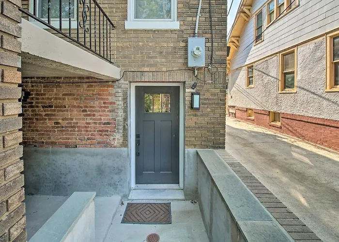 Contemporary Dc Condo With Central Location!