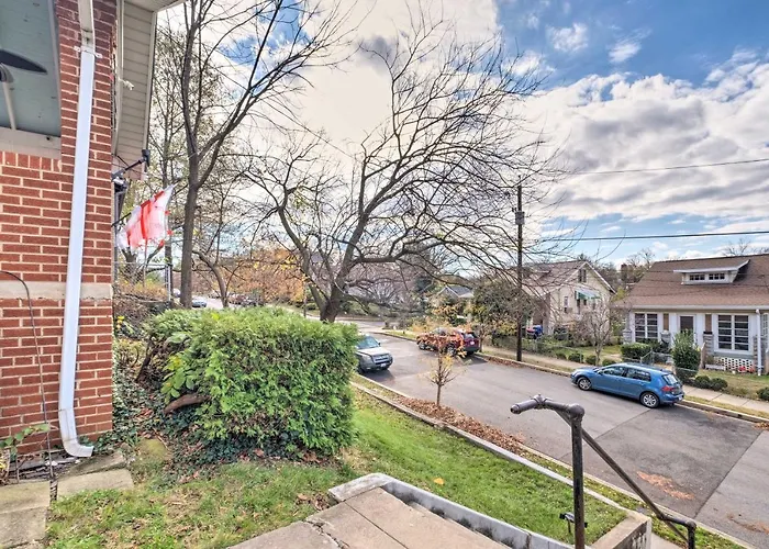 Ideally Located Dc Home With Pool Table And Patio