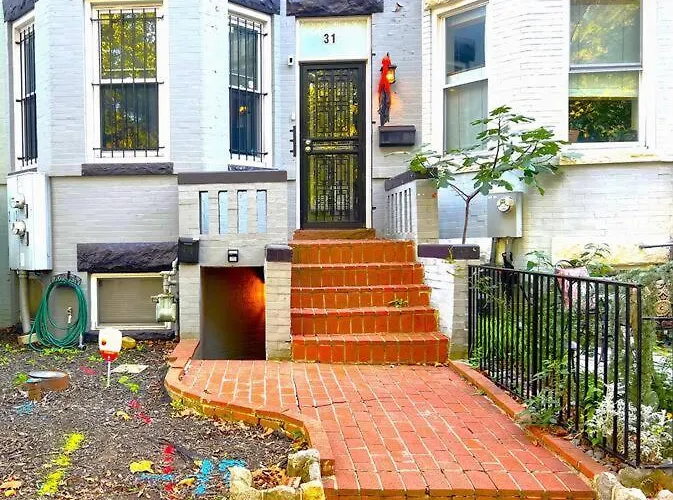 Five Star English Basement Apartment Washington