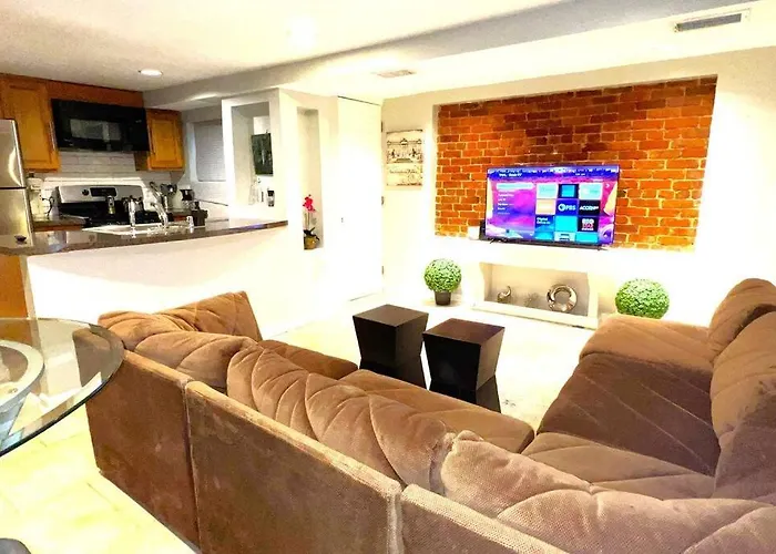 Five Star English Basement Apartment Washington