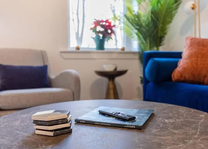 Classic Dc Rowhome 2-Bedrooms Close To Metro Washington