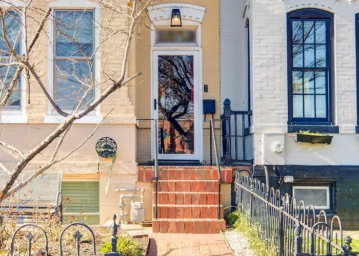 Historic H Street Corridor Townhome, Patio And Grill