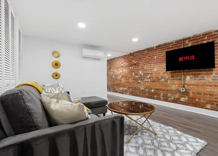 Solace In Central Dc 2-Br Getaway