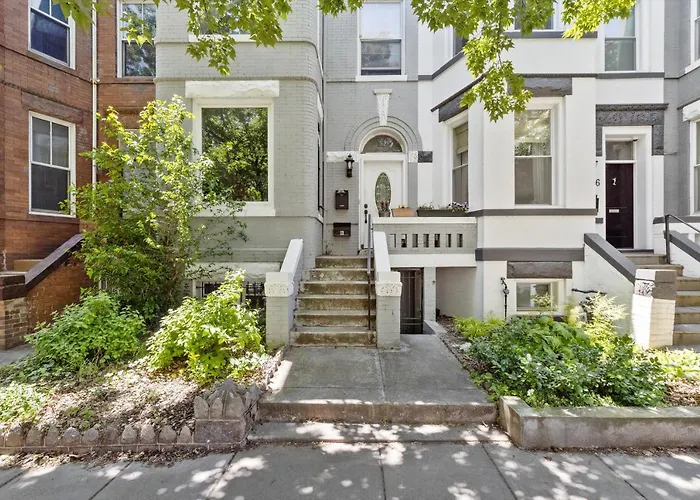 Solace In Central Dc 2-Br Getaway