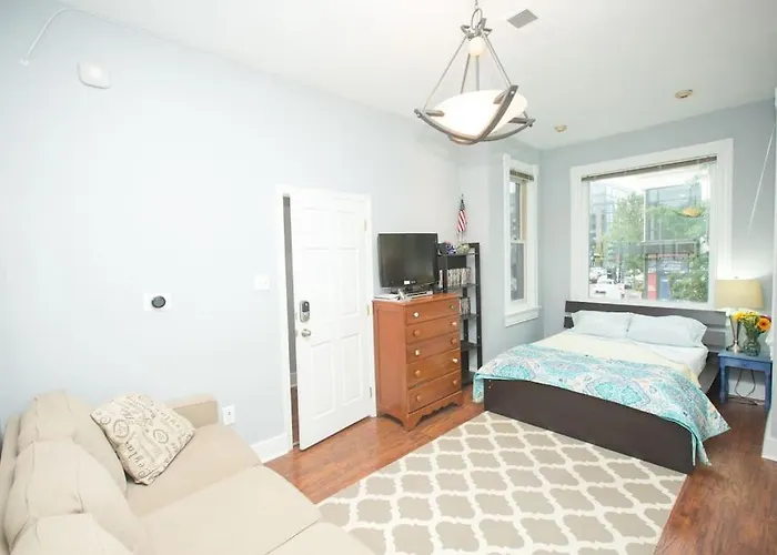 Capitol, Union Station, Romantic, Walkable Apt