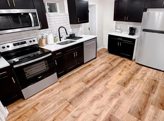 Rivera Properties 2Br/3Ba Apartment