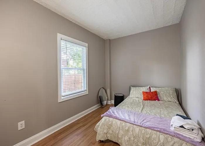 Modern 2 Bedroom Apt Near Historic Sites And Downtown