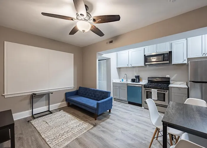 Modern 2 Bedroom Apt Near Historic Sites And Downtown