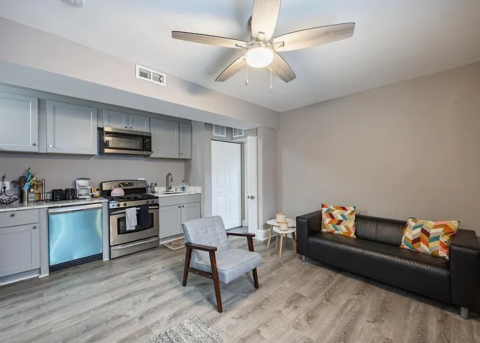 Modern 2 Bedroom Apt Near Historic Sites And Downtown