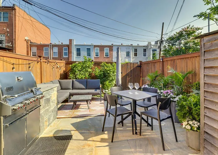 2 Mi To National Mall: Stunning Townhome W/ Patio! Washington
