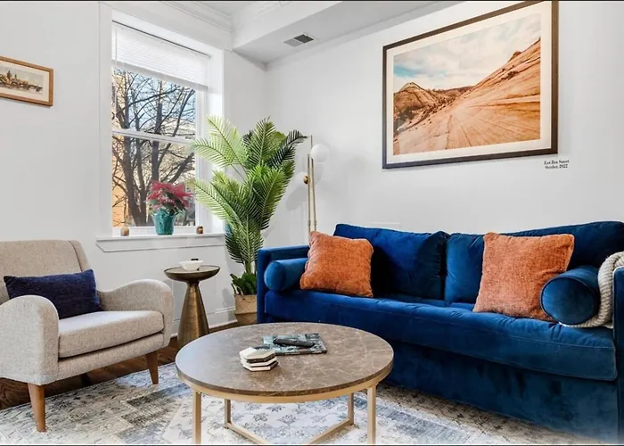Entire Rowhome In Northwest Washington