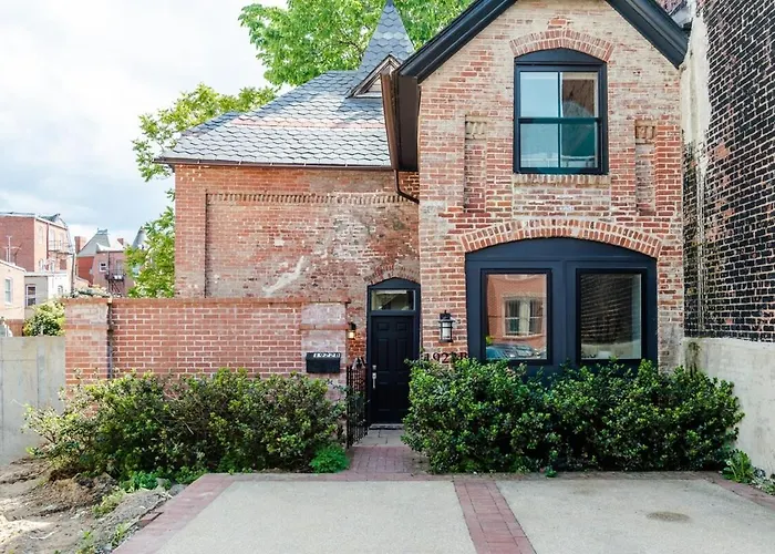 Haustierfreundliches Villa Decompress In The Zen Surroundings Of A Cozy Carriage House Washington