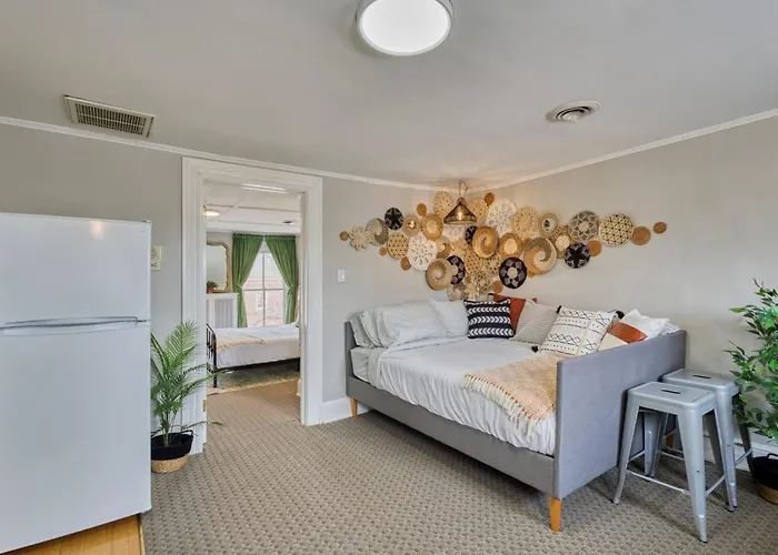 City Apartment Near Capitol For Budget Travelers