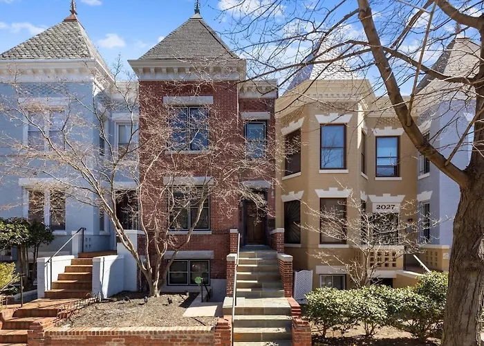 Classy Central Dc Bloomingdale 1-Br Getaway