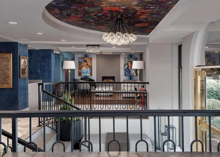 West End Washington Dc, Tapestry Collection By Hilton