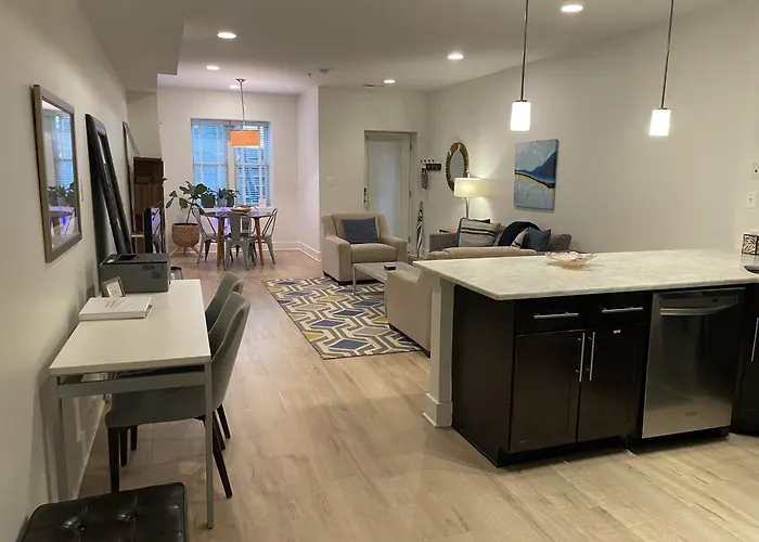 Luxe 2Bd2Ba Townhouse In Hip Area - Near Metro