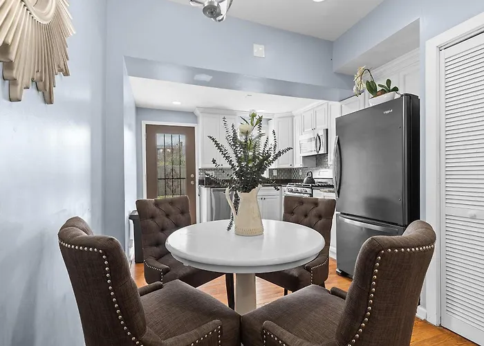 Pet friendly Noma 3Br Townhome - Unionmarket H St Streetcar Washington