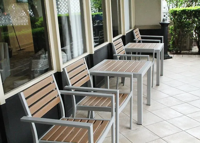 Bethesda Court Hotel