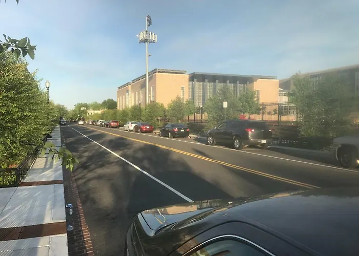 Steps To Convention Center, Downtown Dc, And Metro Station: Private And Comfortable Bedroom/Bathroom