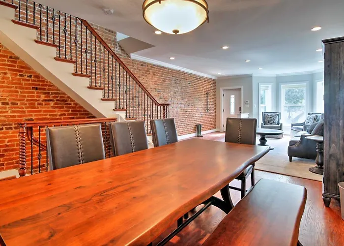Peggys Place D C Home With Deck Near Downtown!